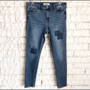 🌀Hollister Skinny Patch Jeans - Size 13🌀